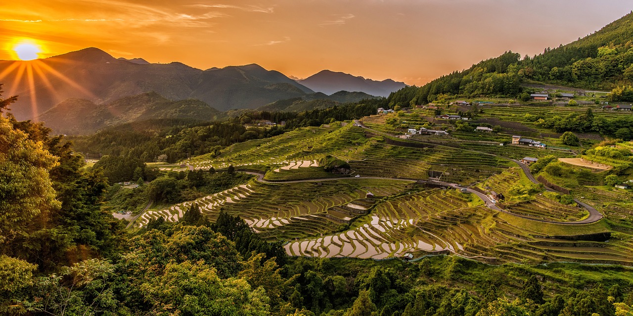 龙脊梯田 · Longji Rice Terraces