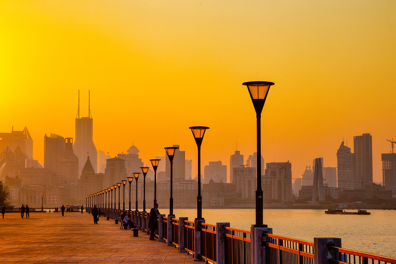 外滩日落 · The Bund at Sunset